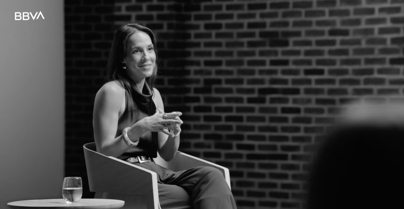 Sandra Ferrer en una ponencia de BBVA